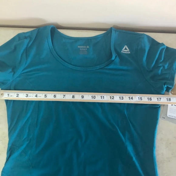Reebok Dynamic Harbor Blue Slim Fit Scoop Neck Moisture Control Top Small NWT - Picture 5 of 9